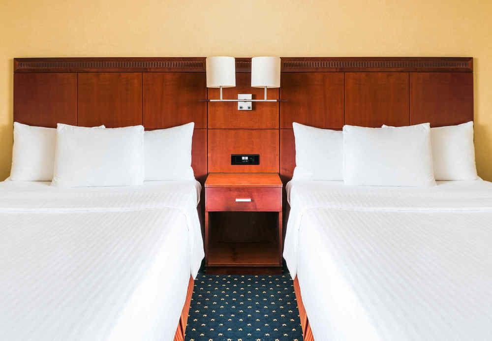 Courtyard By Marriott Prague City Ngoại thất bức ảnh