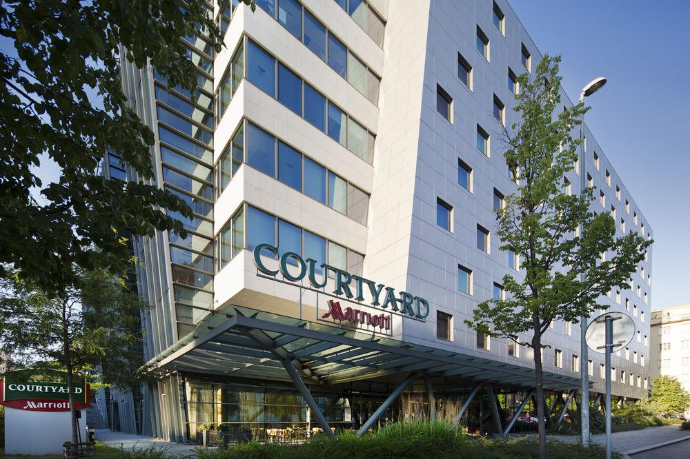 Courtyard By Marriott Prague City Ngoại thất bức ảnh