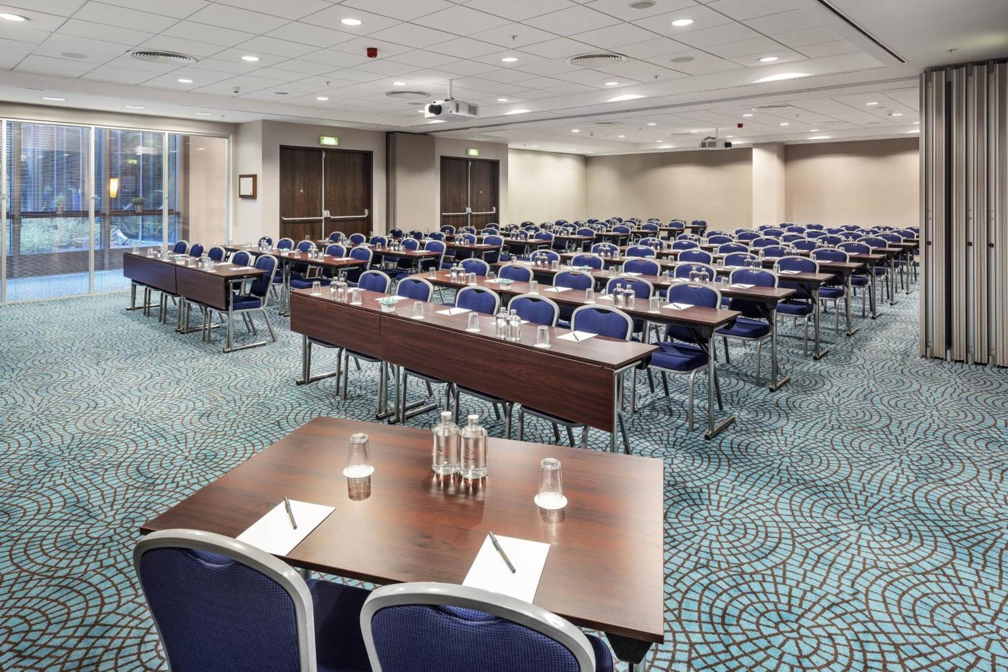 Courtyard By Marriott Prague City Ngoại thất bức ảnh